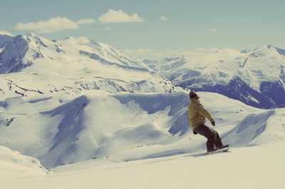 Enjoy the fresh mountain powder on this legendary hill!