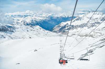 Val Thorens sits in the wonderful ski area of Les Trois Vallées, offering endless opportunities for skiing and snowboarding