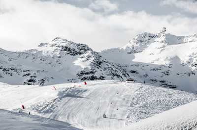 Take in gorgeous mountain views around Val Thorens!