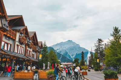 Enjoy the quaint town centre amidst the stunning mountains.