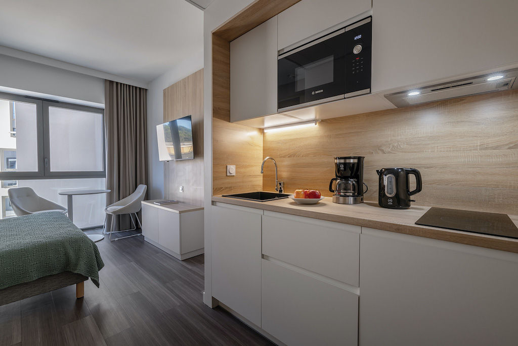 image Whip up a snack in the kitchenette!