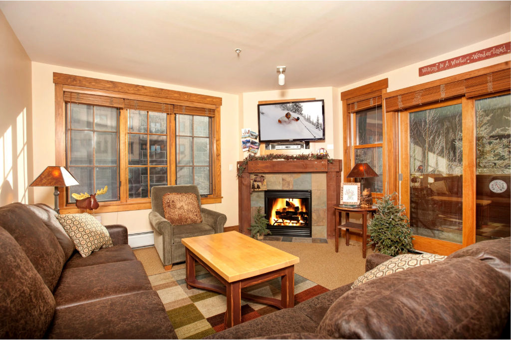 image Take it easy in the cozy living room after a day on the slopes