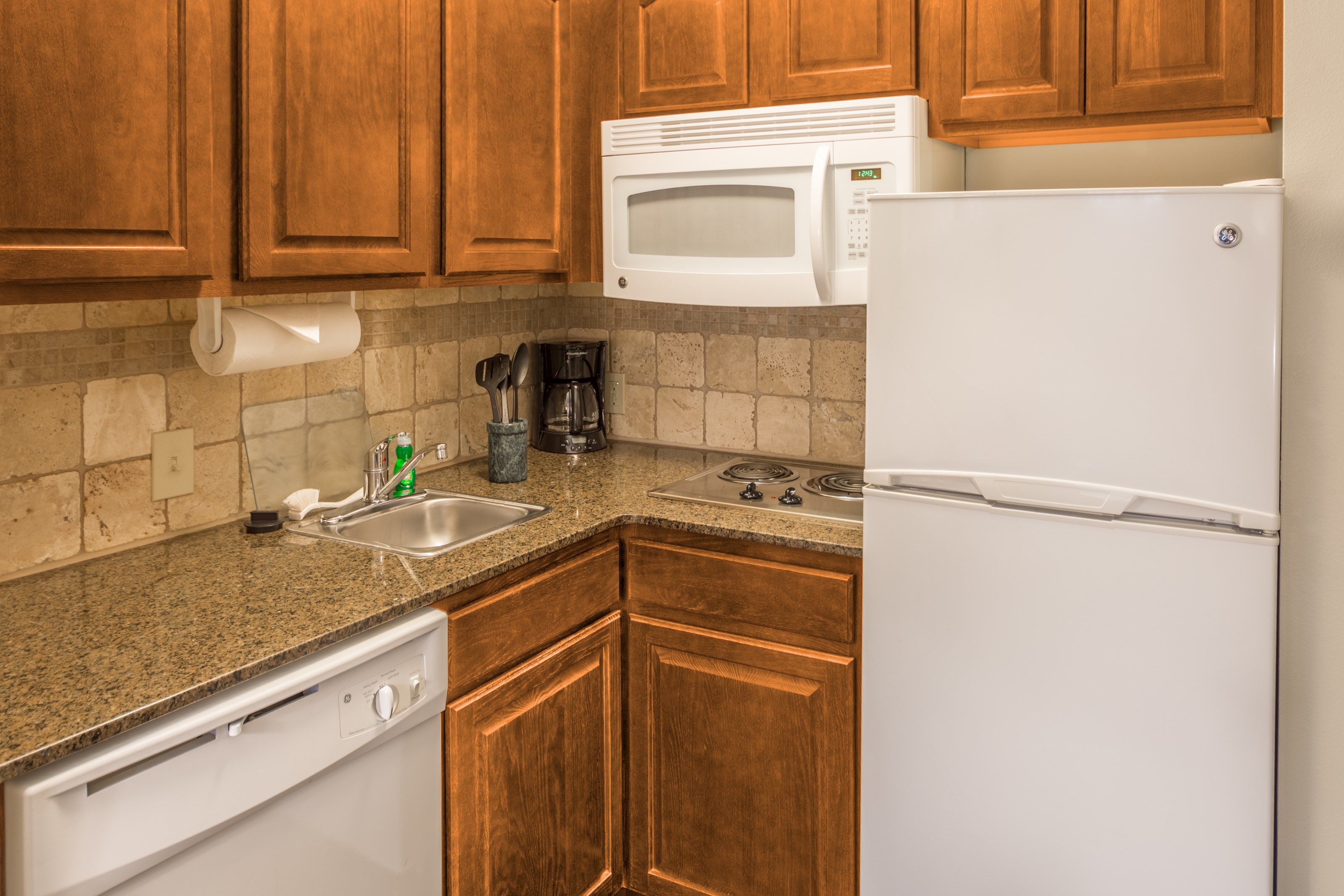 image Prepare meals in the comfort of your very own fully-equipped kitchen.