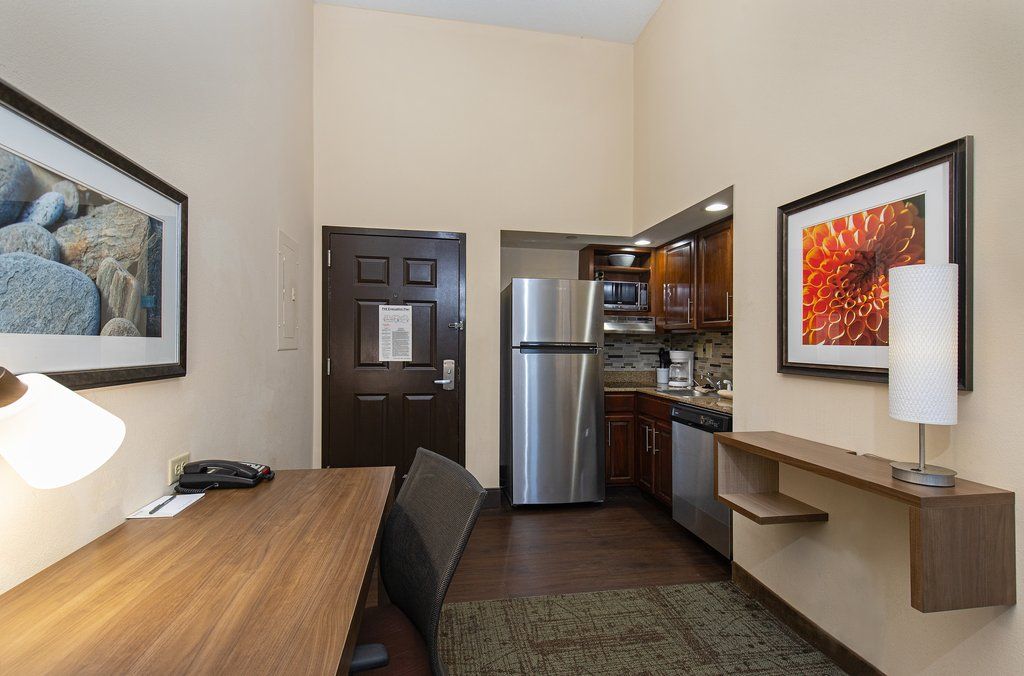 image Step inside to find a homey atmosphere with modern finishes, inviting you to unwind in comfort amidst a blend of functionality and style.