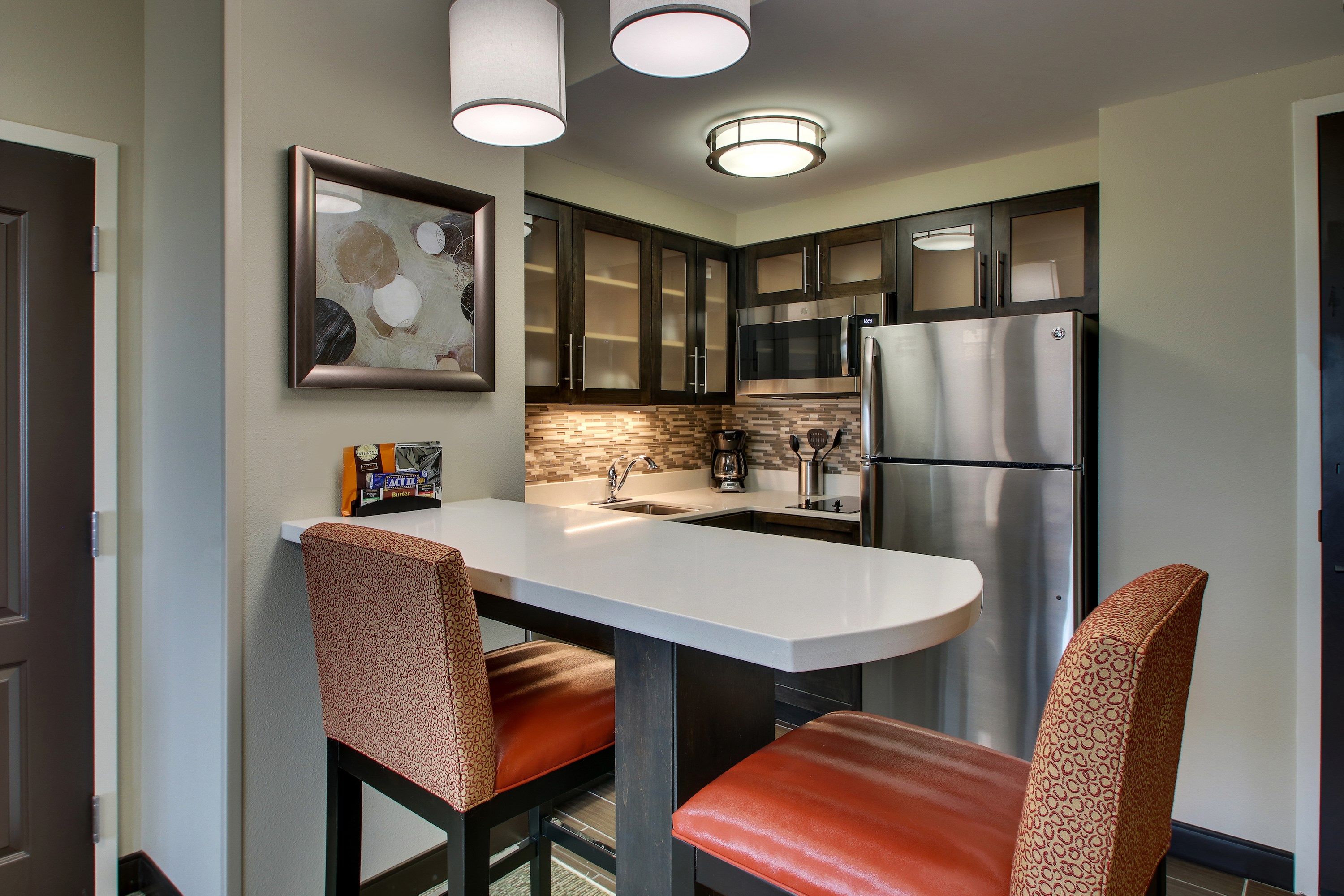 image Make a quick snack in the kitchenette.