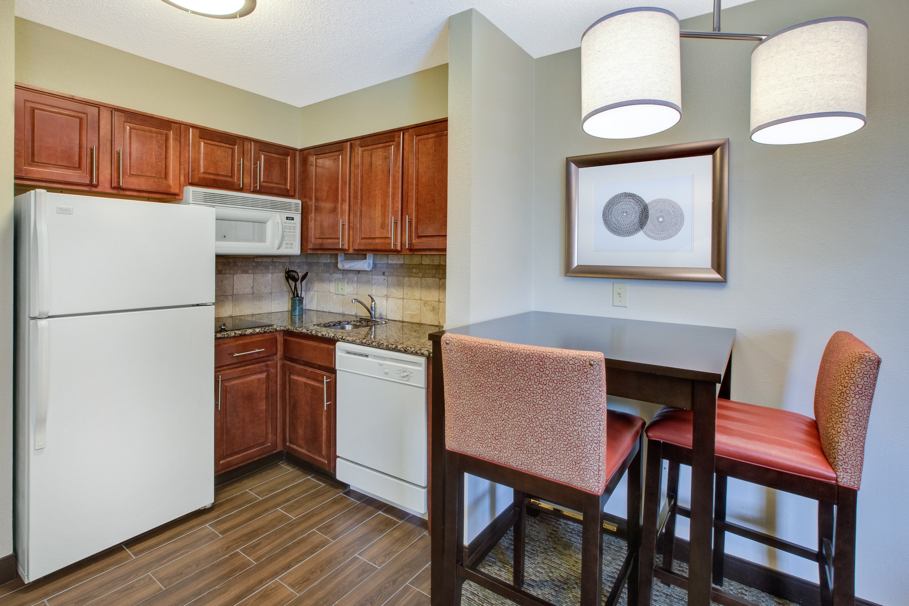 image Make a quick snack in the kitchenette.