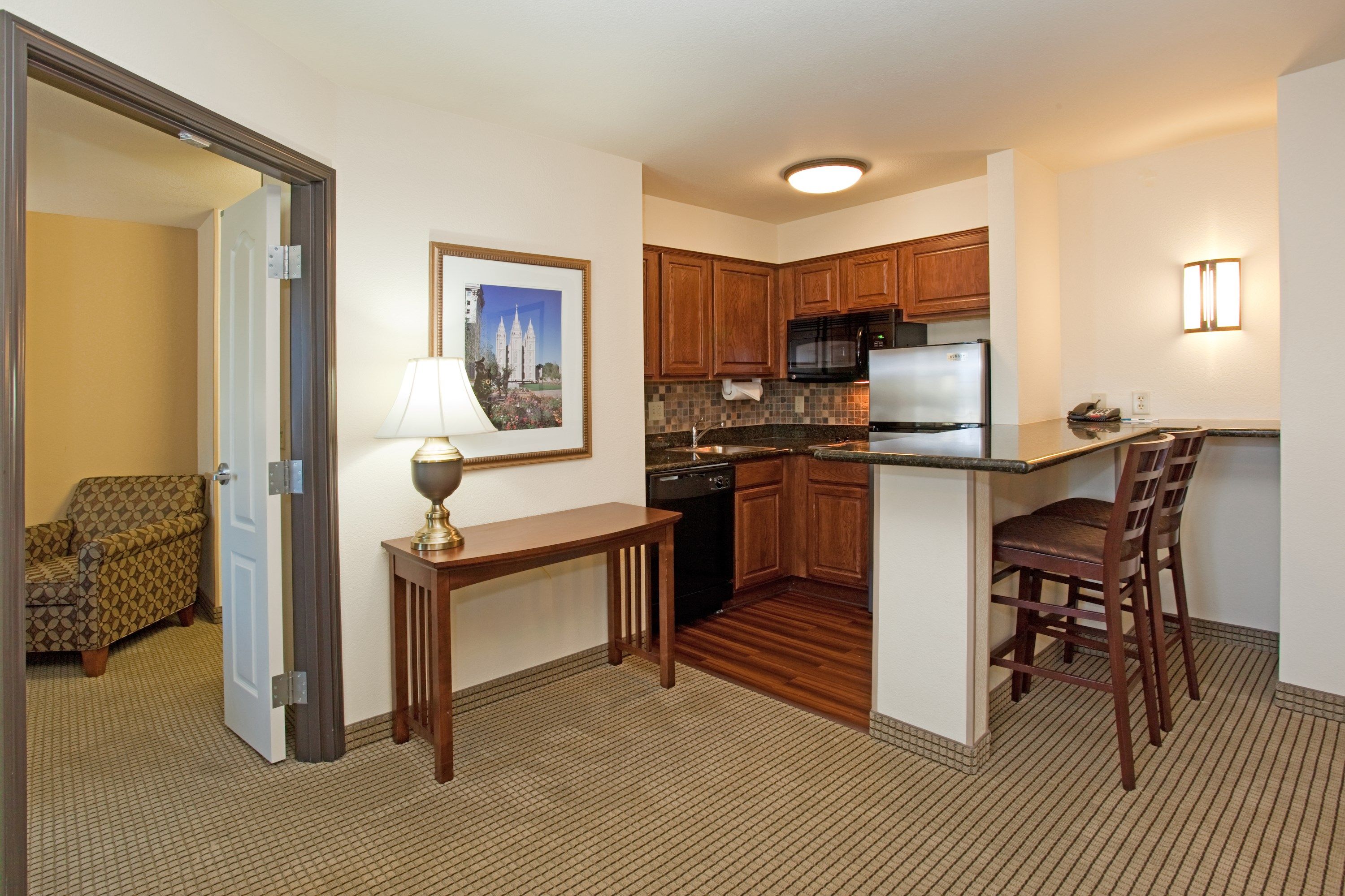 image Whip up a quick snack in the kitchenette.