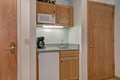 This unit may feature a private kitchenette in one of the bedrooms - let us know what you prefer!