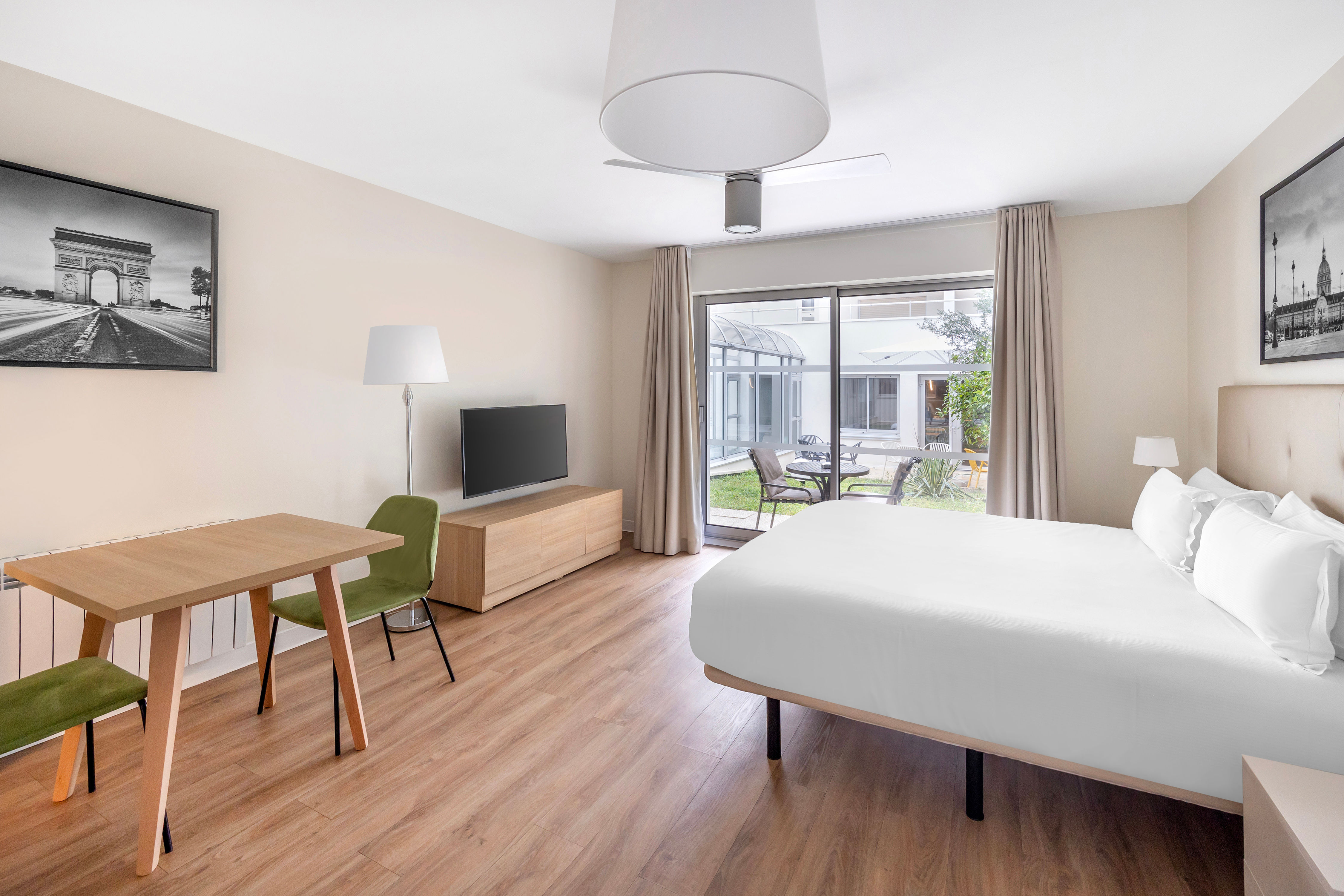 image Spacious studio accommodation with a comfortable layout, offering a welcoming retreat in the heart of Paris.