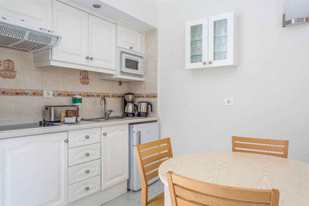 image Practical kitchen space for convenient self-catering.