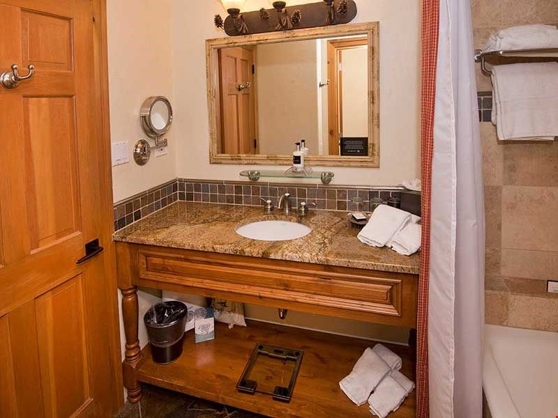 image The bathroom comes equipped with bath amenities for your comfort and convenience.