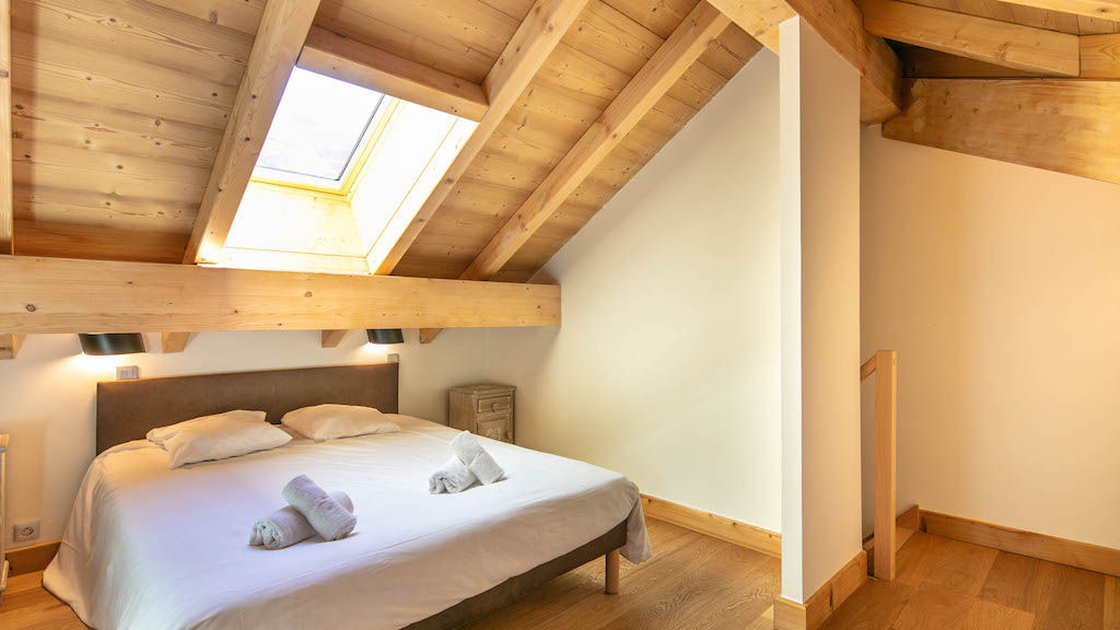 image Enjoy a restful sleep in the comfortable Double bed.