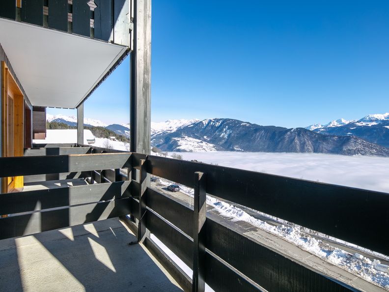image Enjoy your wine with the sunshine on your private balcony or terrace!