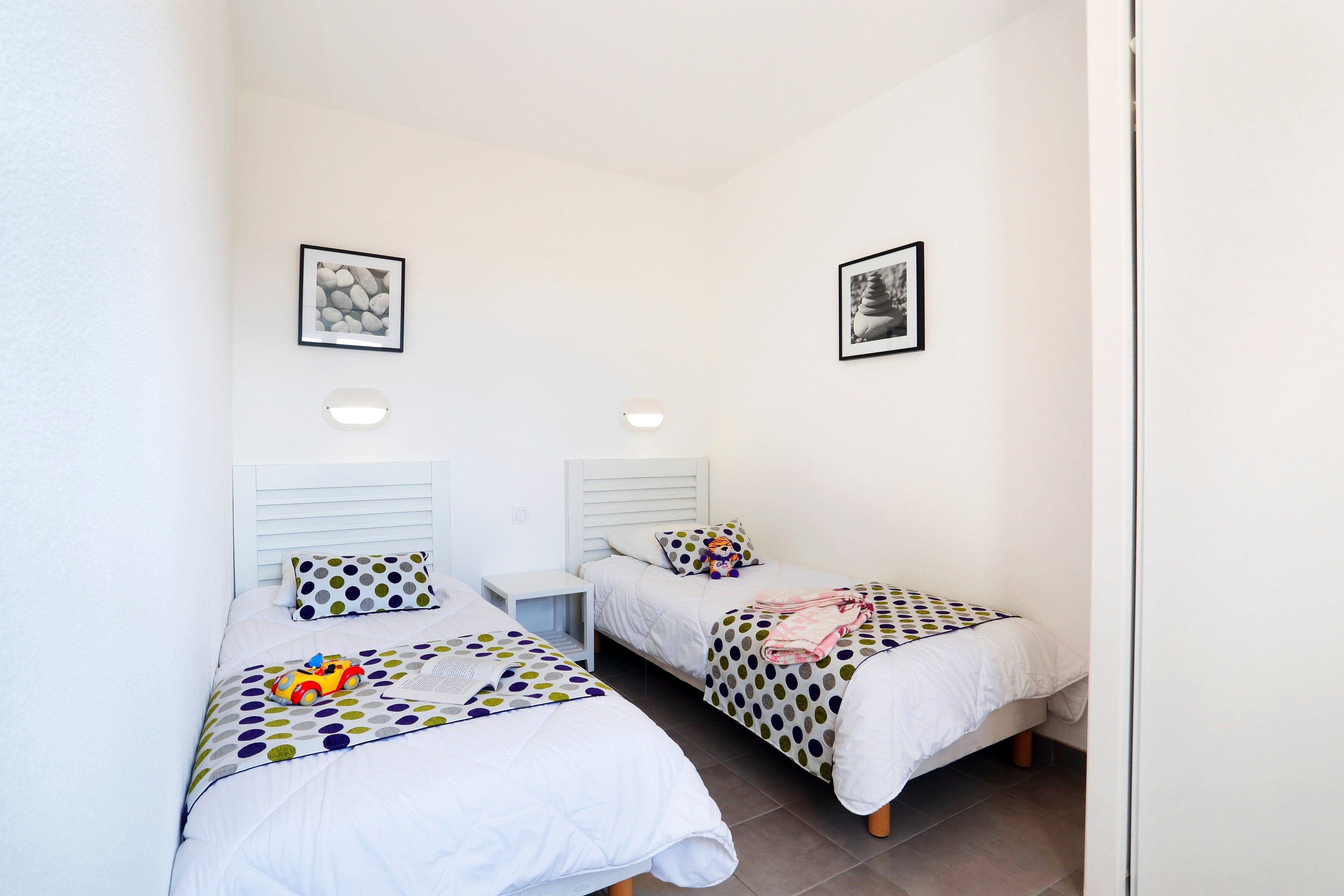 image The second bedroom features either 2 Single beds or 1 Bunk bed - Let us know what you prefer!