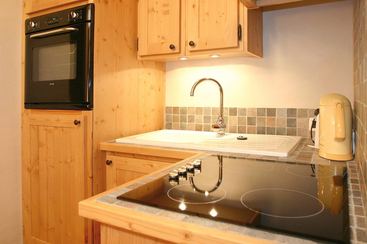image Make a quick meal in your kitchen.