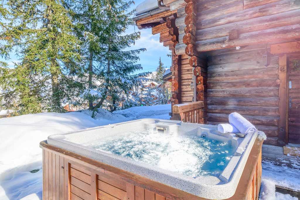 image Relax in the private hot tub!