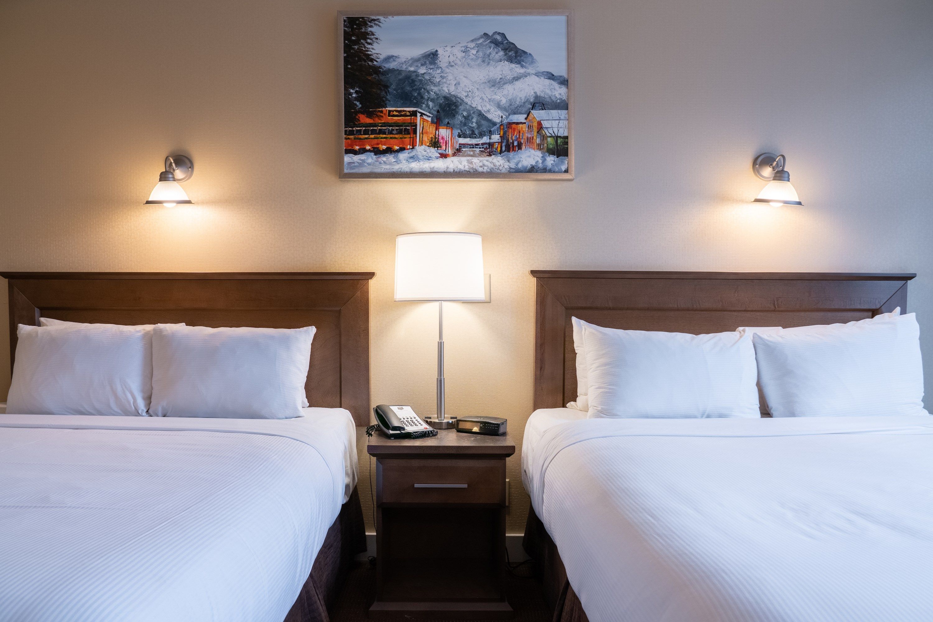 image Drift to sleep in one of the comfortable Queen beds.