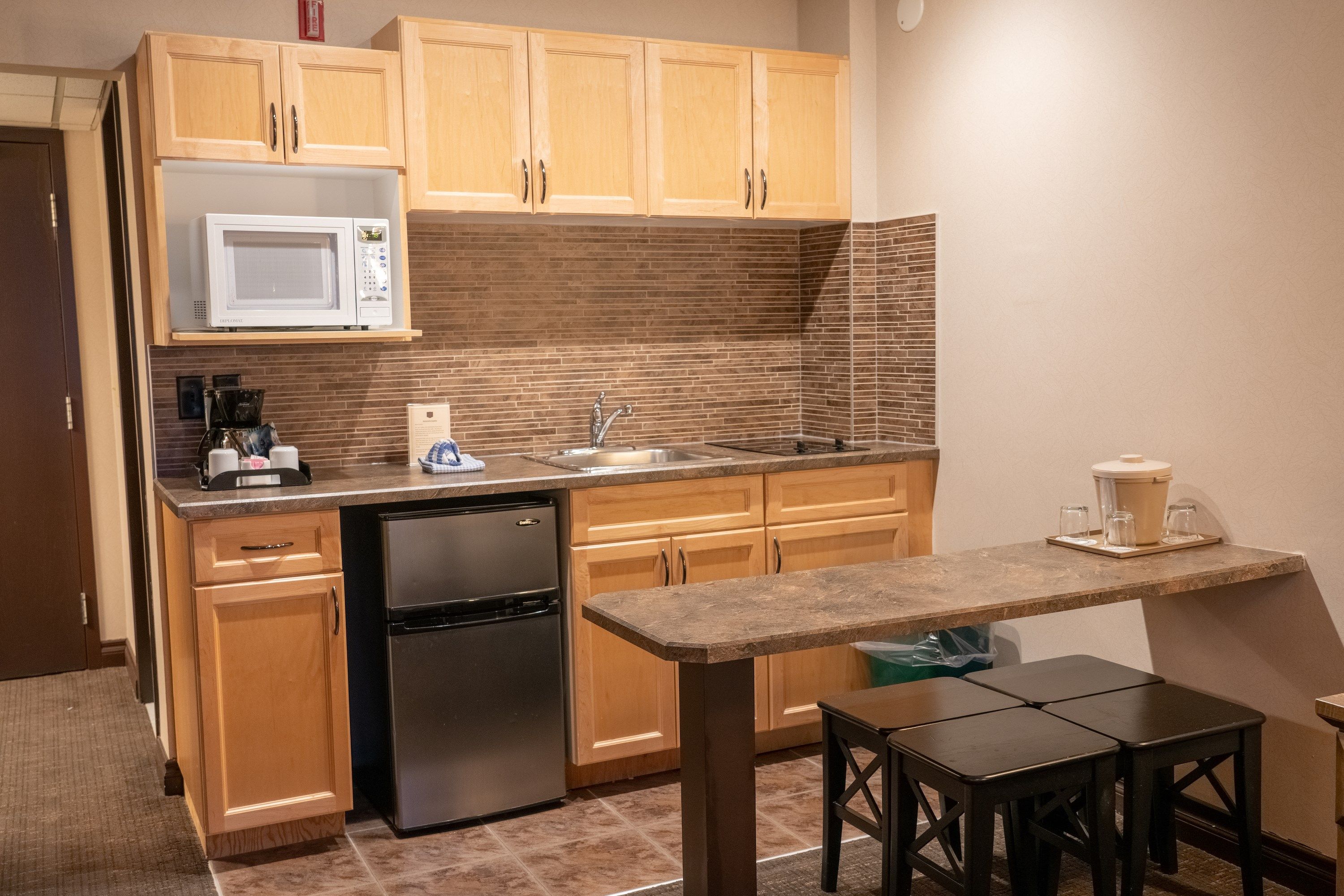 image Whip up a snack in the kitchenette.