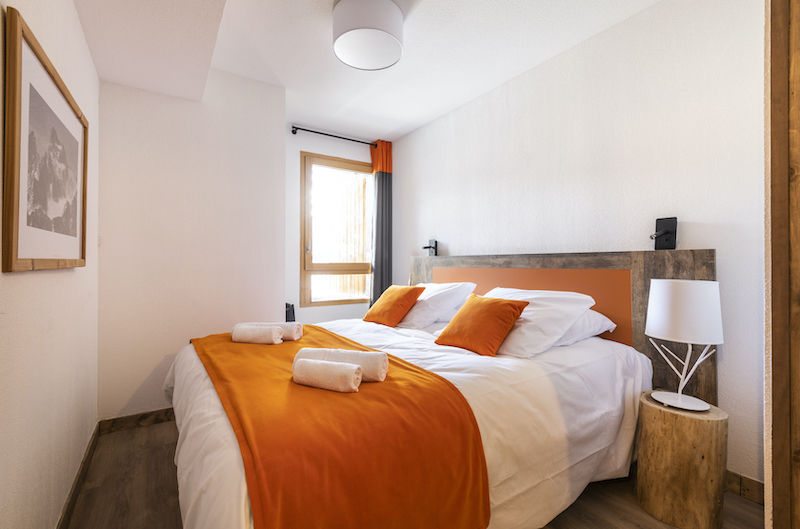 image Drift to sleep in a comfortable bed after a day outside. Please note that the Single beds can be pushed together.