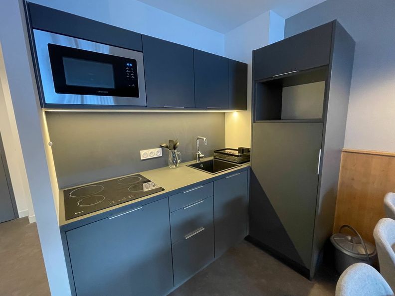 image Prepare a small meal in your kitchenette.