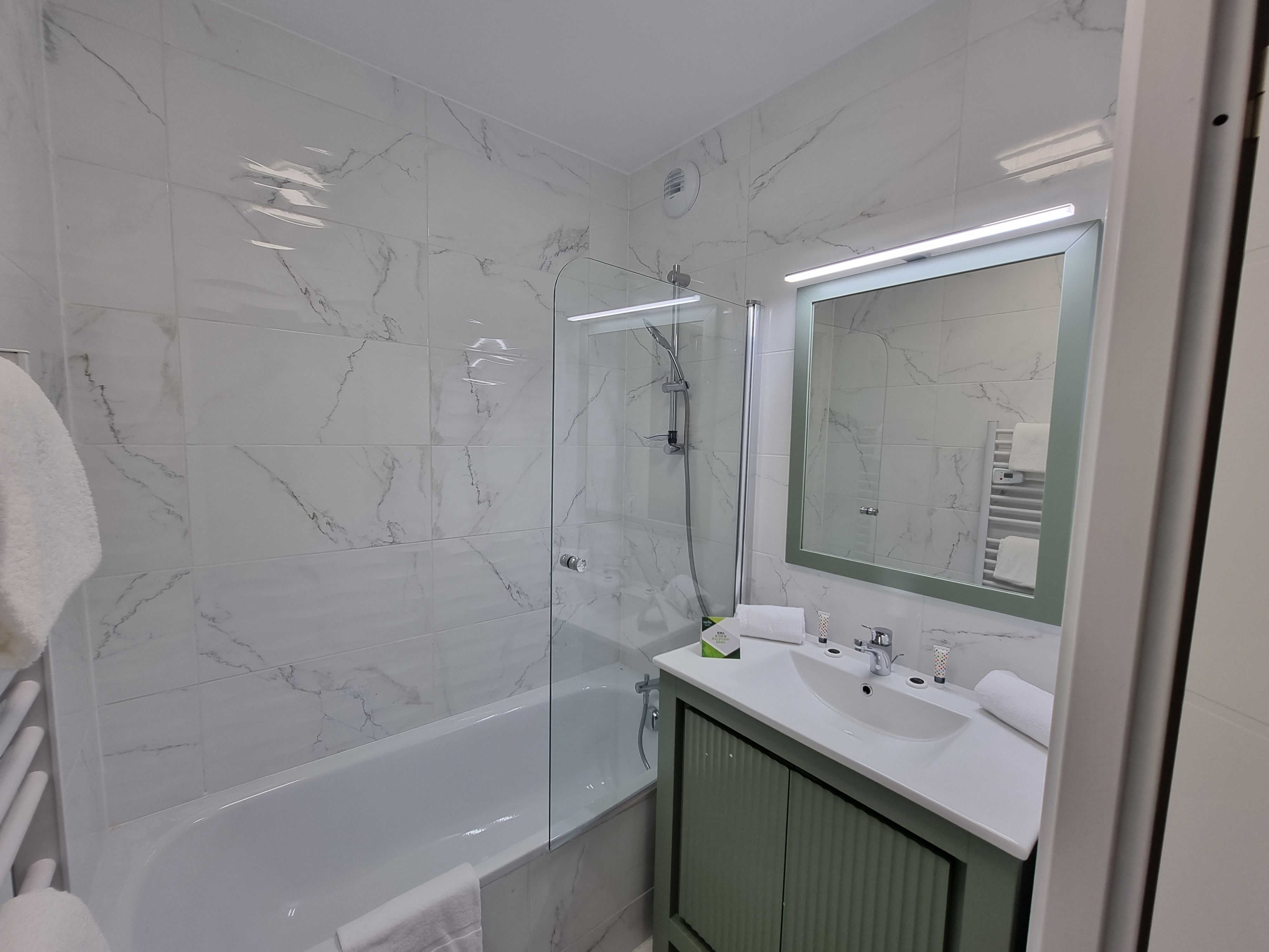 image The bathroom will have either a shower or a tub. Let us know if you have a preference.