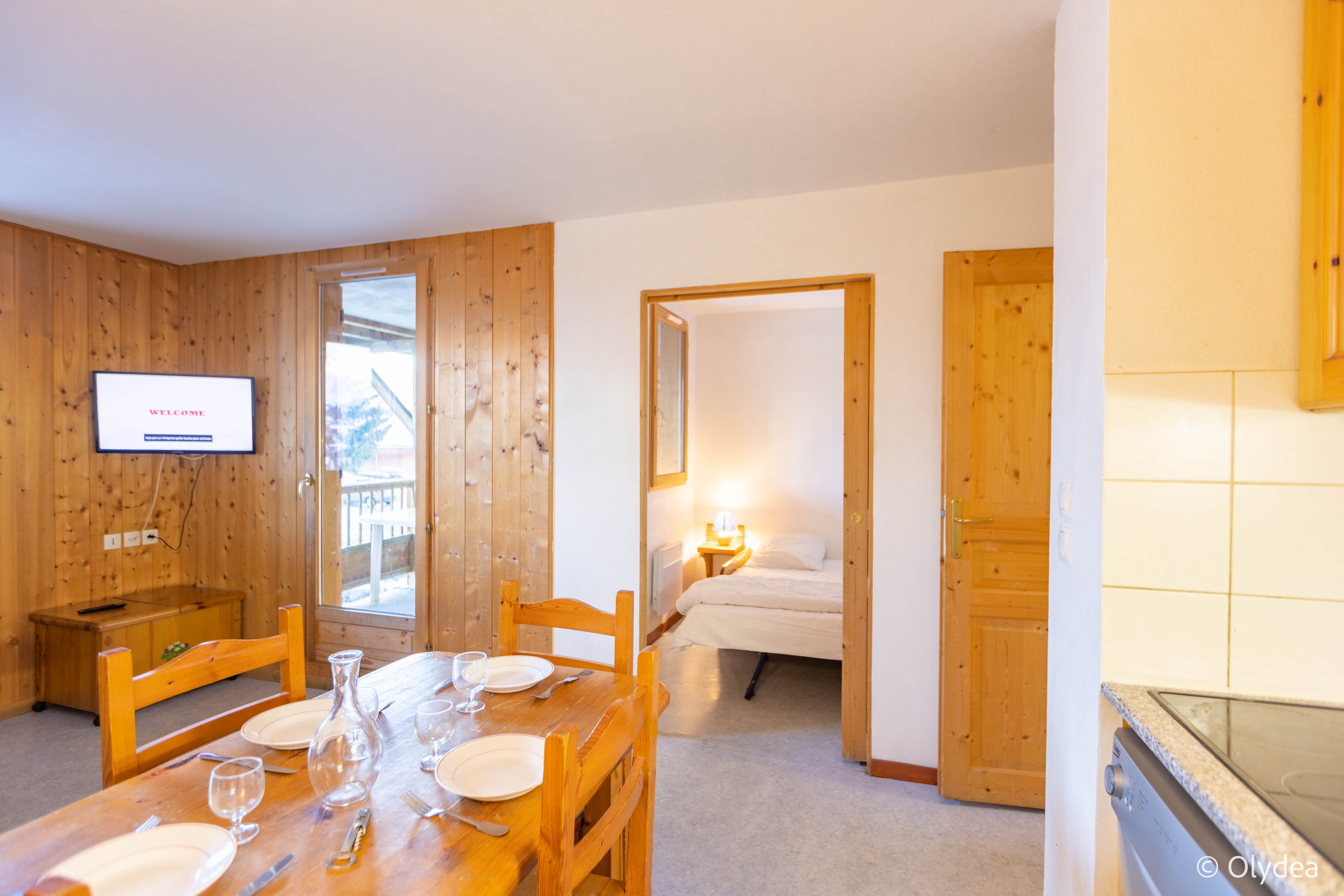 image Tuck into a great snack you’ve prepared in your kitchenette.