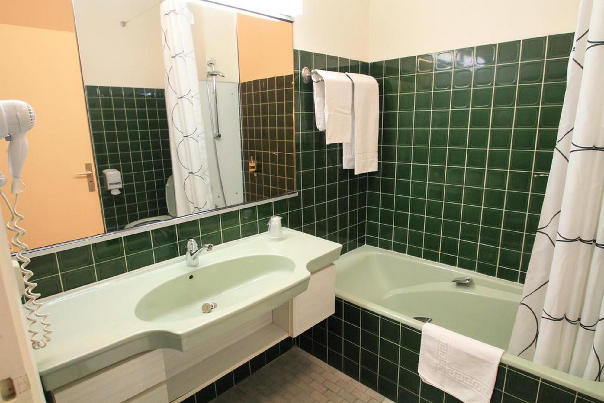 image Get ready for the day ahead in our spacious bathroom!