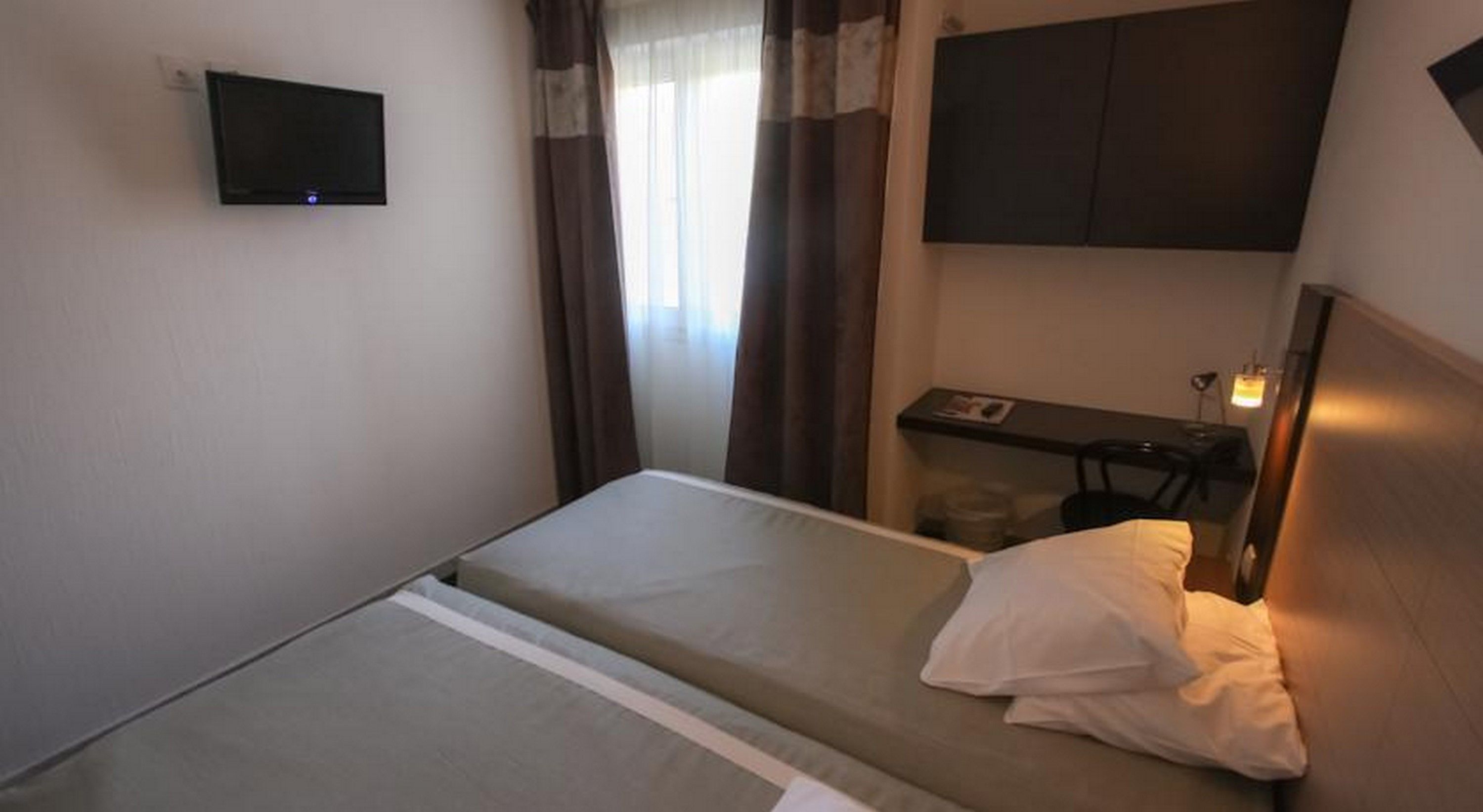 image Relax in your bedroom after a long day strolling around the city centre!