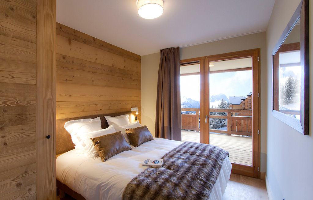 image Drift to sleep in a comfortable Double bed.