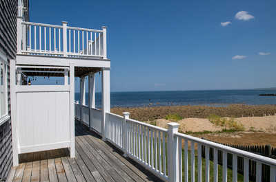 You can also find an outdoor shower on the wrap-around deck!