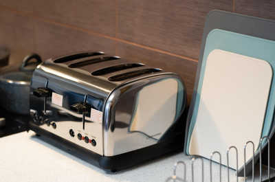 The perfect combo: 4 slice toasters and Easy-poor chopping boards 