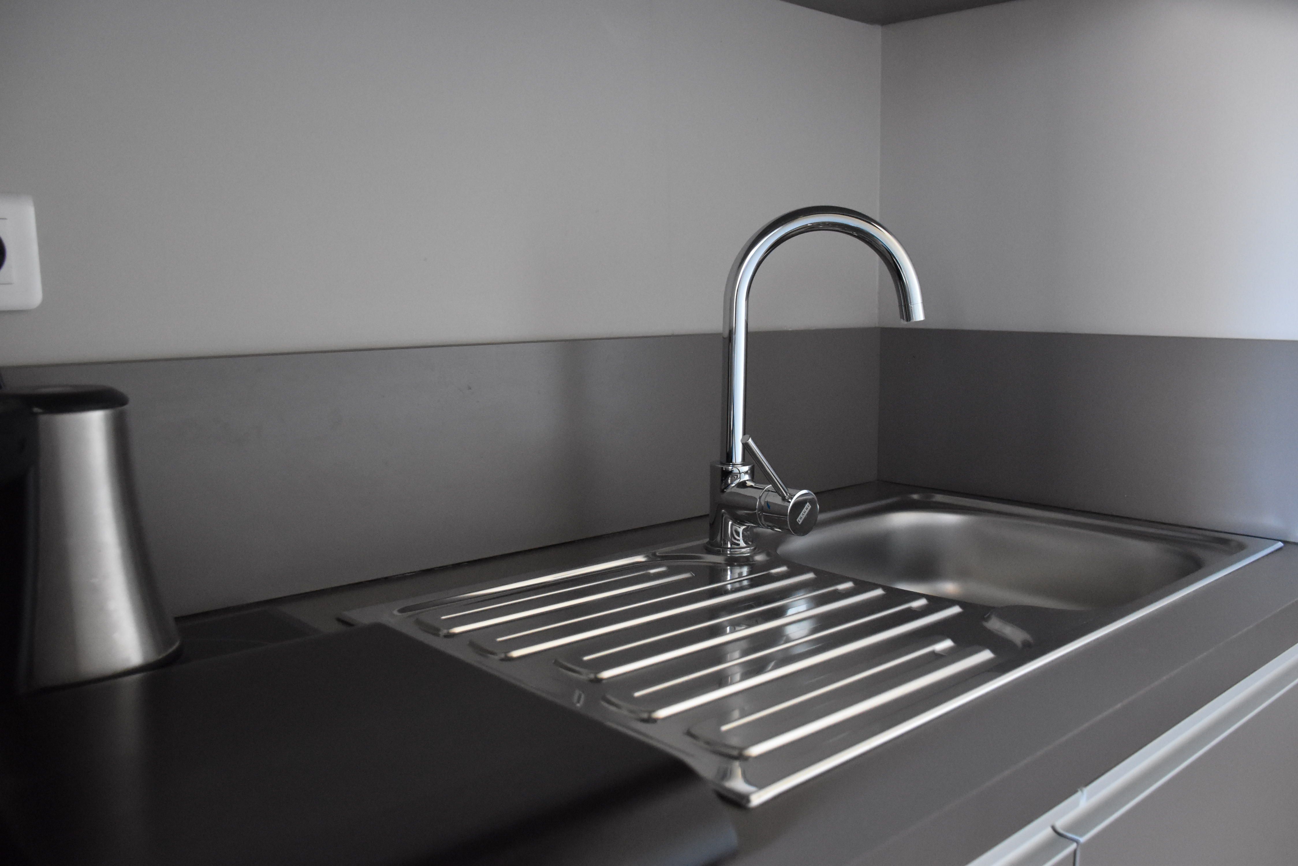 image The kitchenette is equipped with everything you need to prepare yourself a tasty snack.