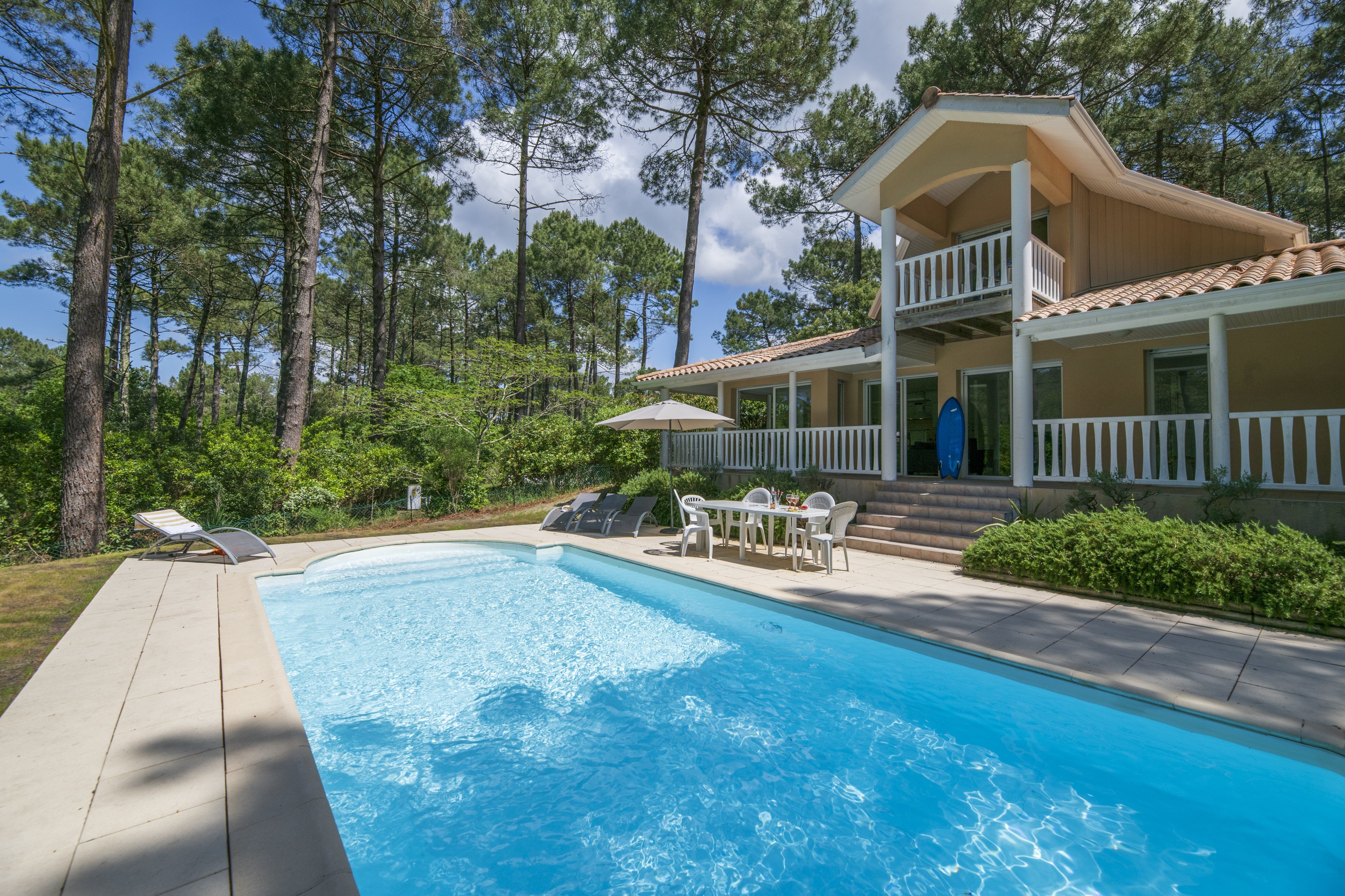 image A number of these units are available, and each is individually decorated. The images shown are a representation of the unit you will receive.