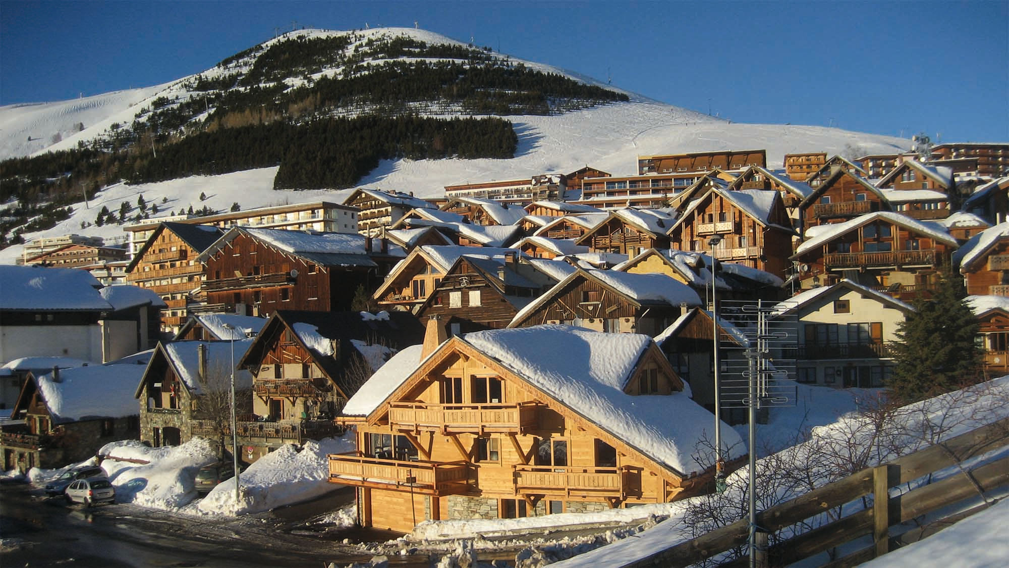 image Welcome to our warm and cosy 3-bedroom chalet, nestled in the heart of Alpe d’Huez.