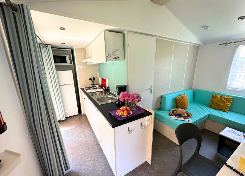image Open and airy living space with modern touches, creating a comfortable spot to unwind.