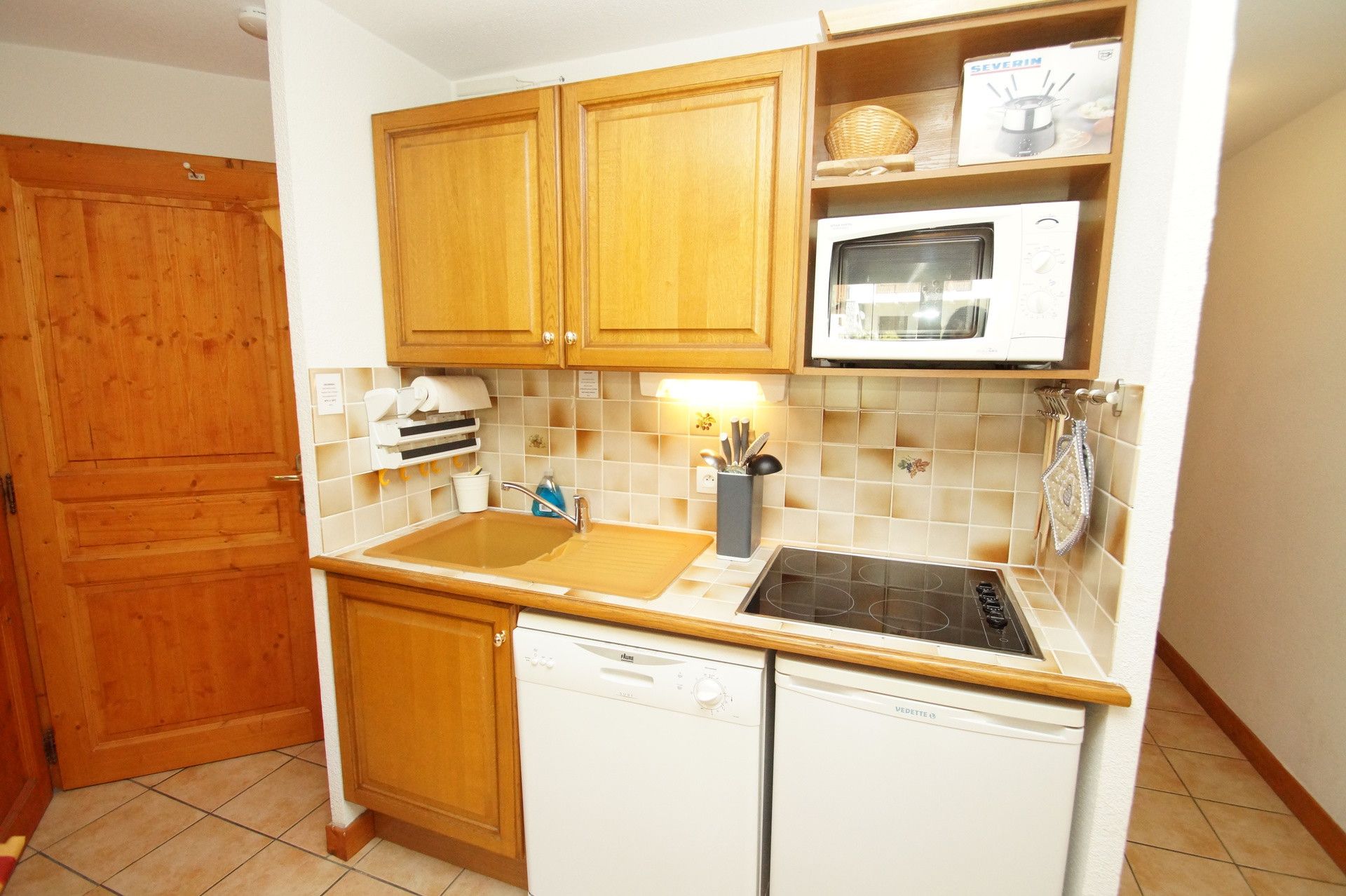 image Fully-equipped kitchenette for all your culinary adventures.