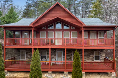 Step into a world where rustic charm meets modern comfort in our 2,560 sq. ft mountain retreat. Every corner is curated to harmonize with the natural splendor of the Smokies, creating a cozy sanctuary for relaxation and making memories.