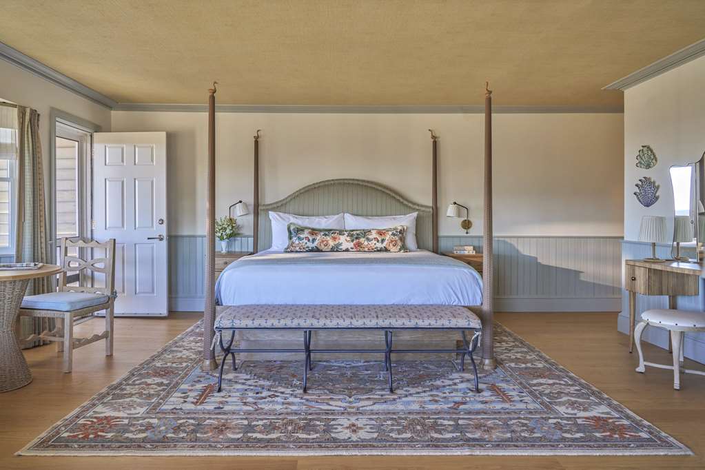 image Wake to sweeping views and graceful style in a room that blends timeless elegance with relaxed luxury.