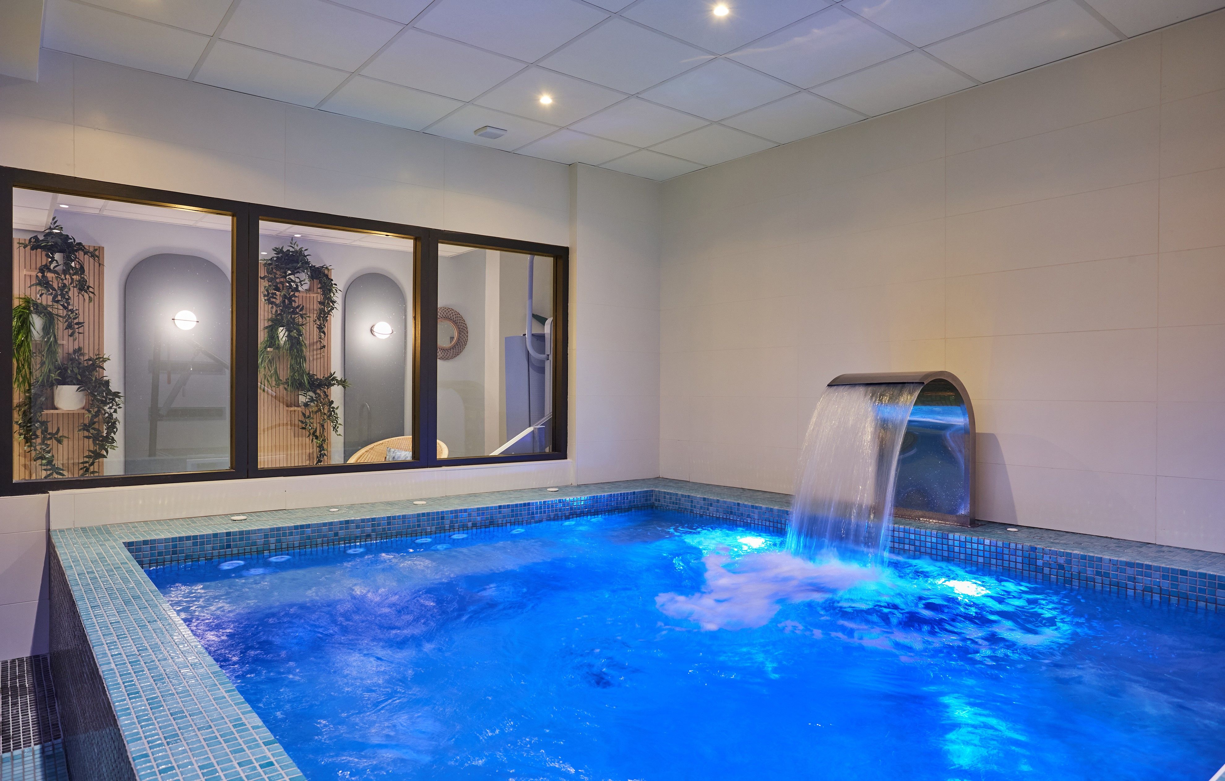 image Let yourself be carried away by tranquillity in our relaxation wellness centre. 