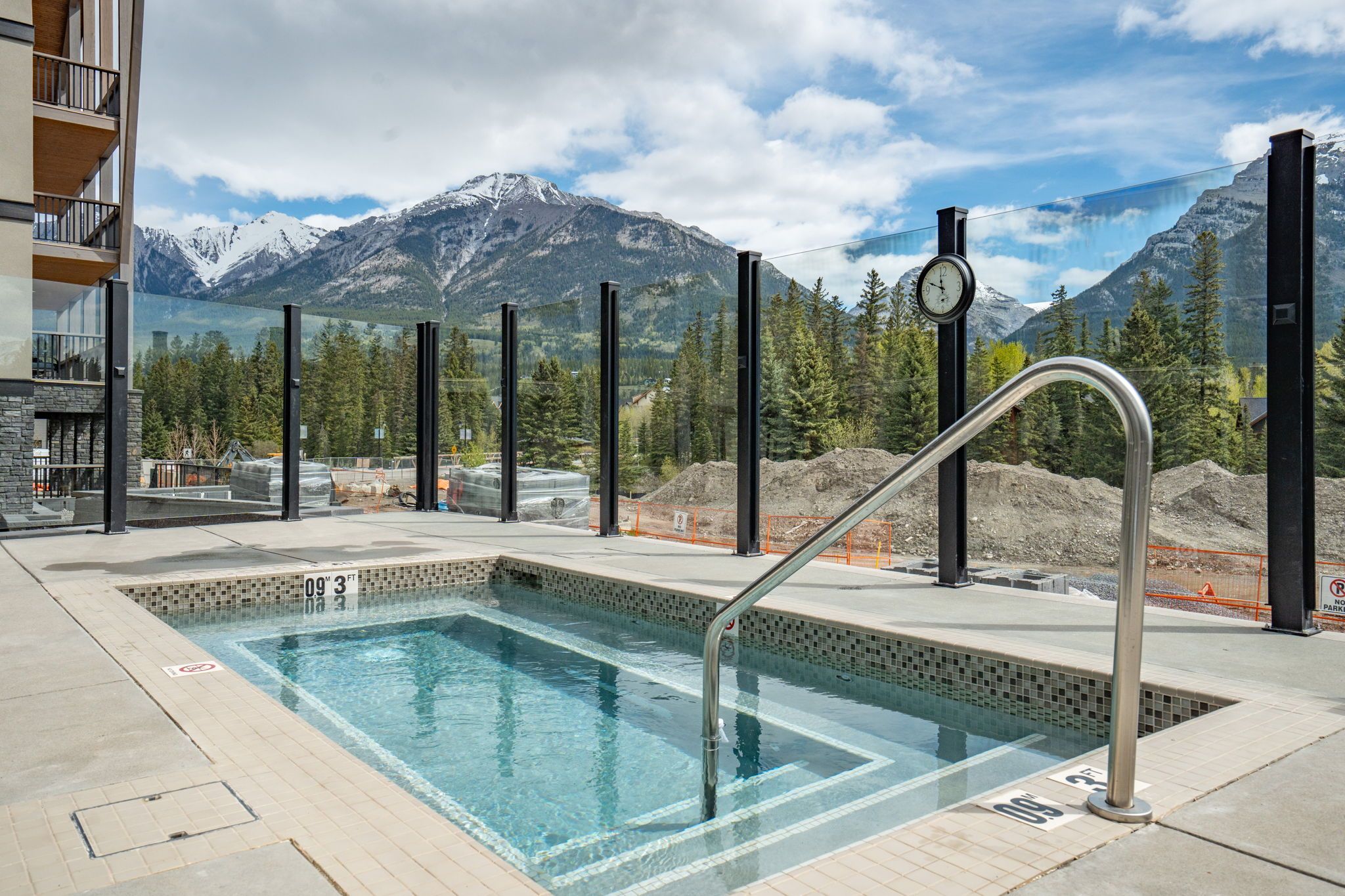 image Guests have access to a shared outdoor hot tub.