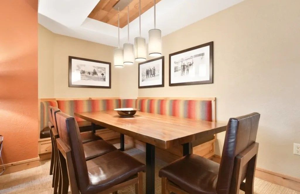 image Elegant dining area, ideal for family dinners.