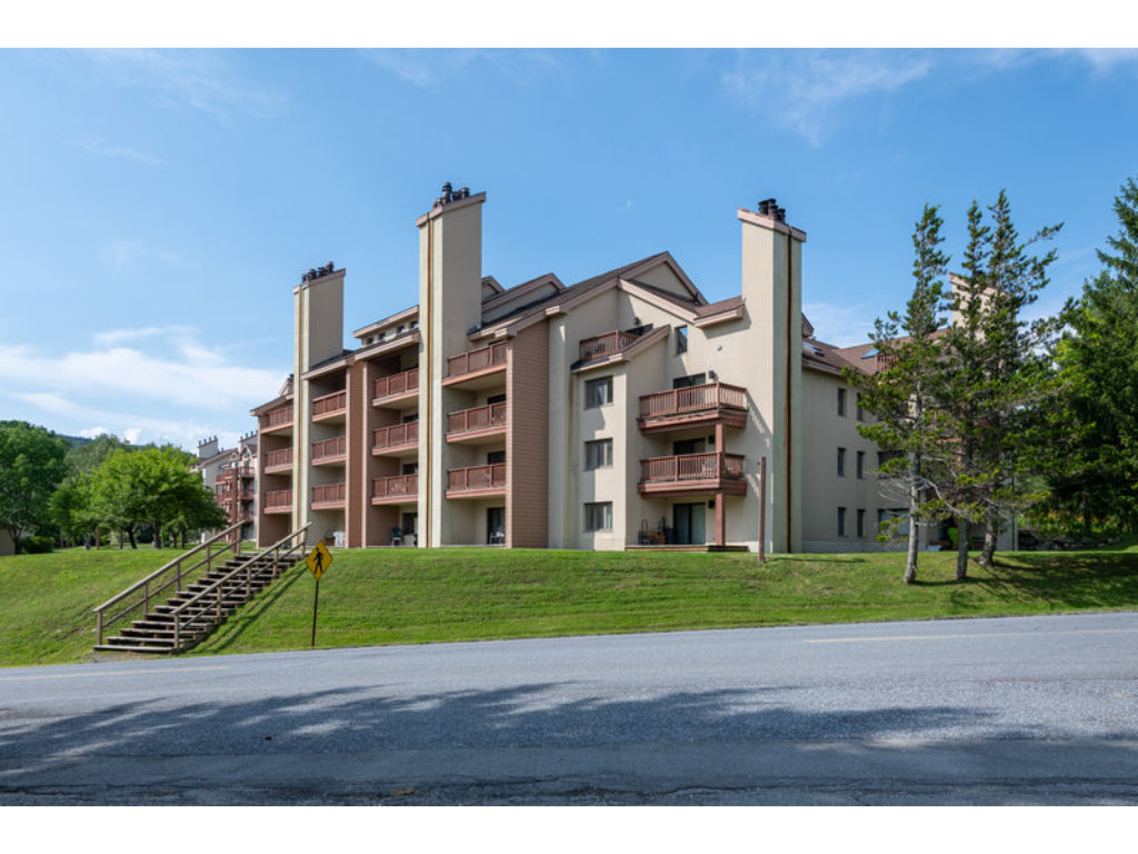 image This inviting property features easy access to scenic surroundings, offering a perfect blend of comfort and convenience for your mountain retreat.