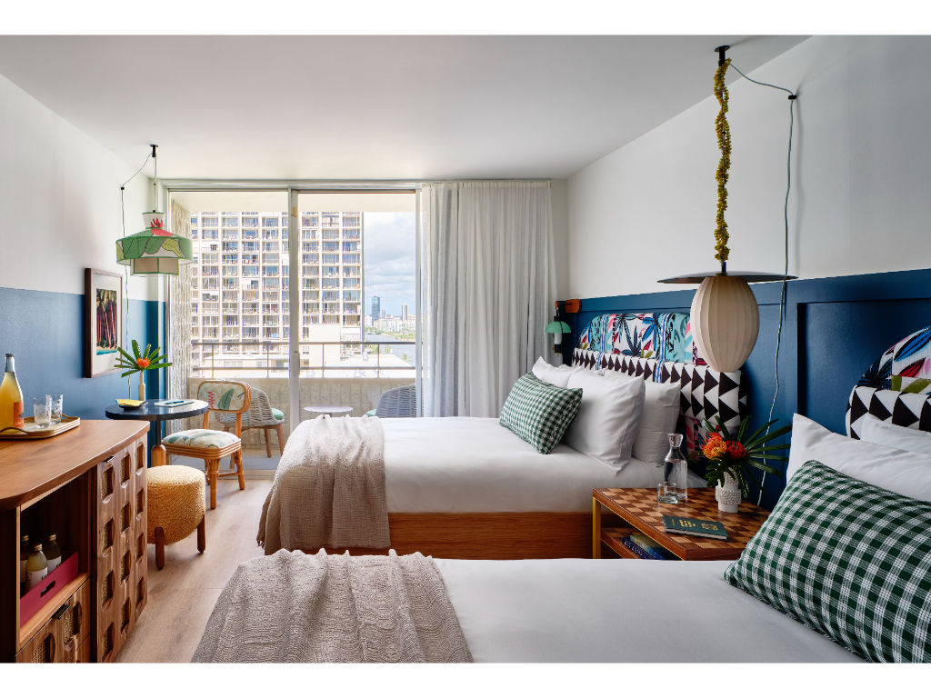 image A bright and airy space, where soft sunlight and vibrant accents create a relaxing ambiance, perfect for a rejuvenating stay.