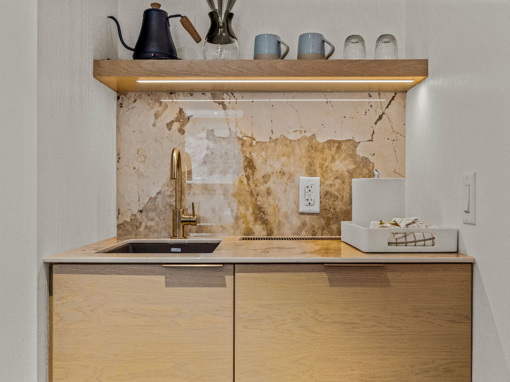 image A compact and thoughtfully designed kitchenette, perfect for preparing light refreshments while enjoying the cozy atmosphere.