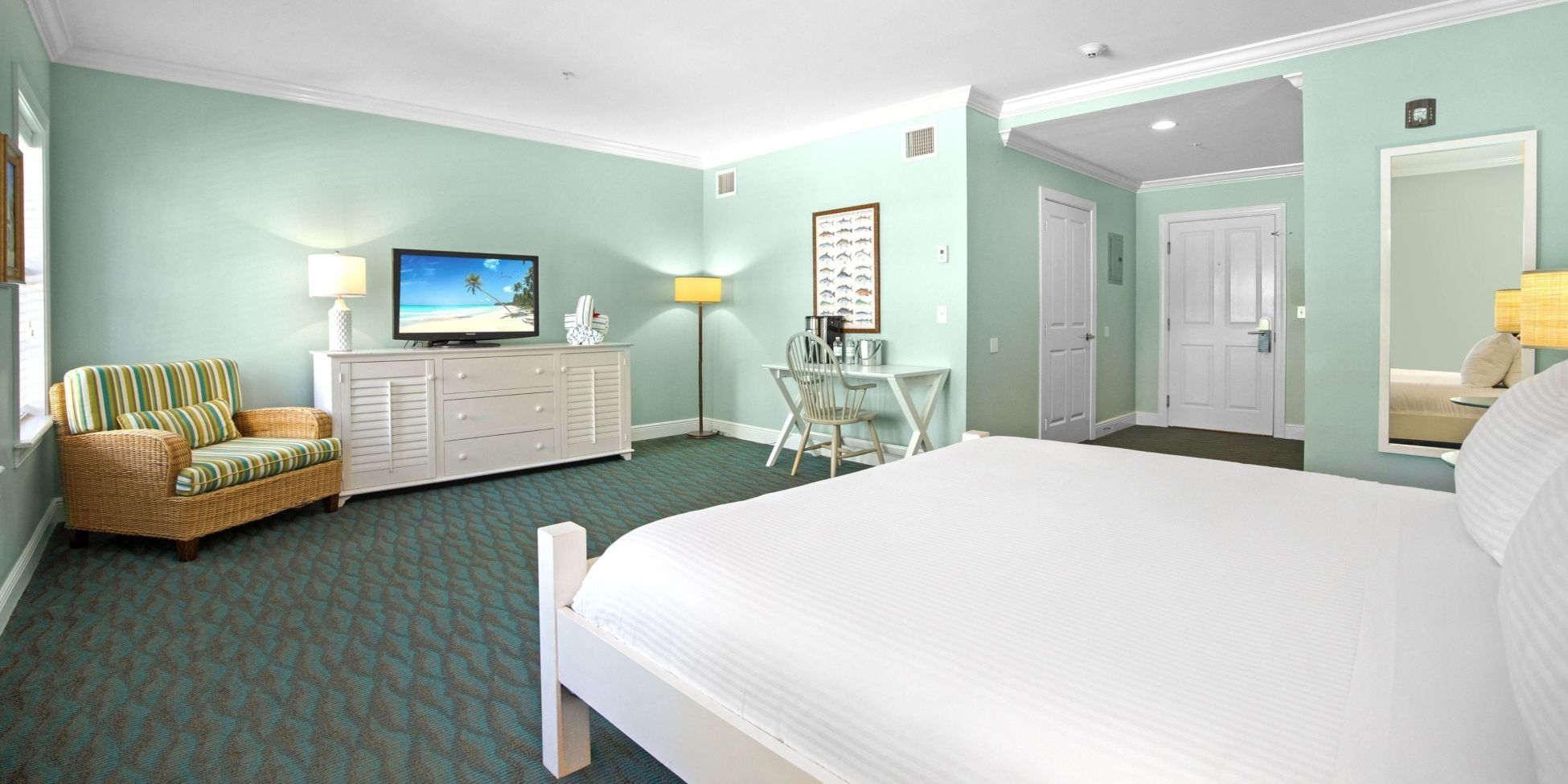 image Ground-floor guest room with king-size bed and seating area
