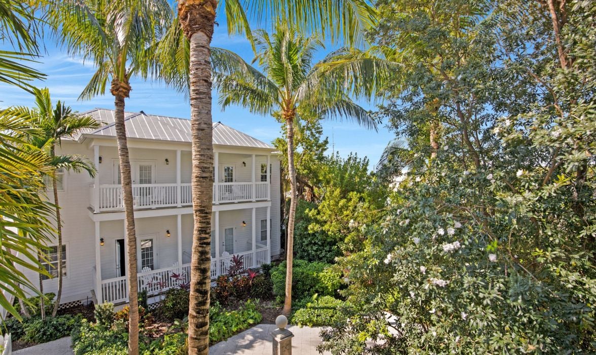image Villa exterior with tropical garden view
