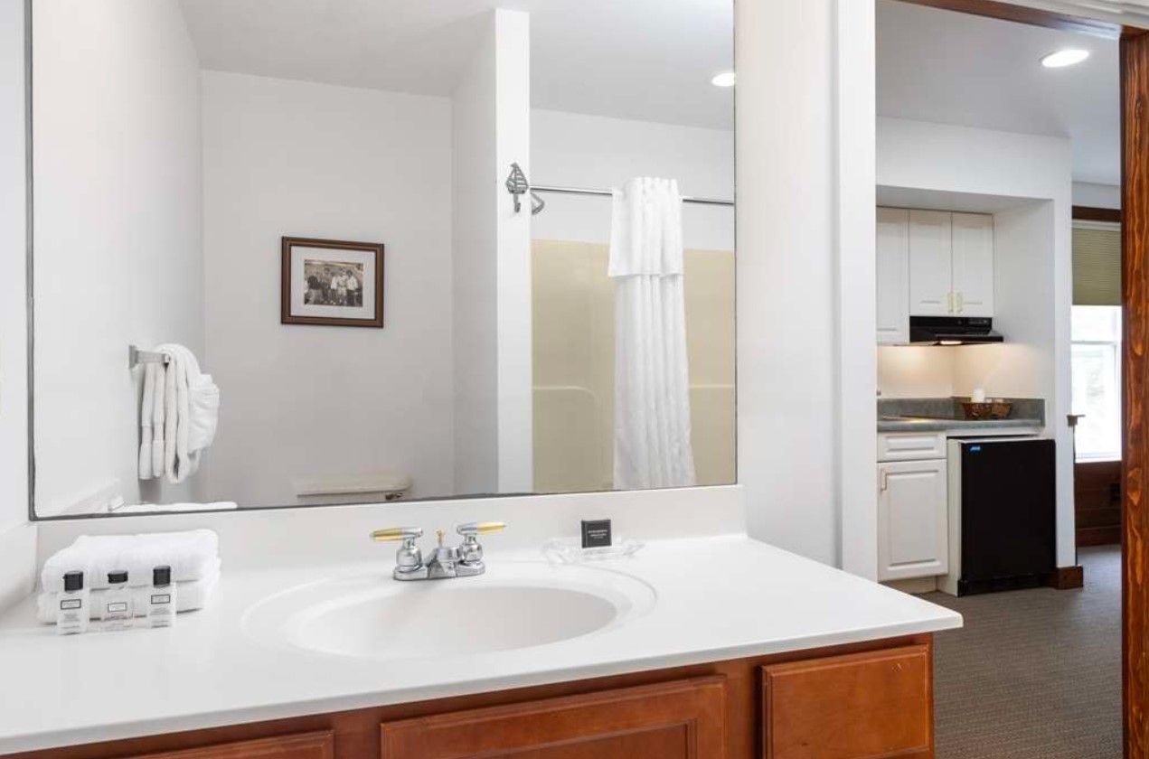 image Bright, clean, and effortlessly calming—an ideal space to refresh before your next coastal adventure.