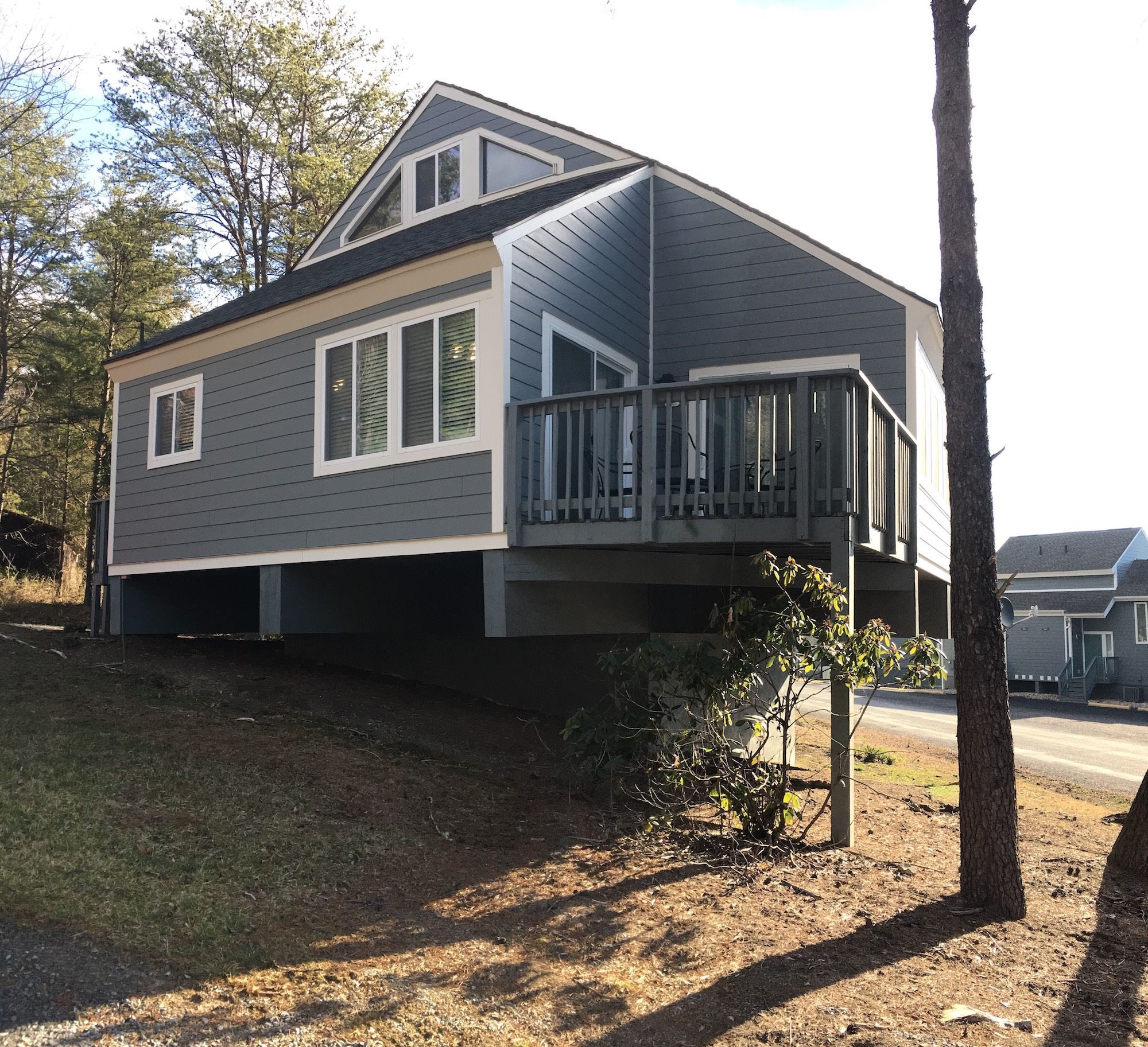 image Charming pedestal unit nestled in the trees, just 2 miles from Bryce Resort and close to outdoor activities.