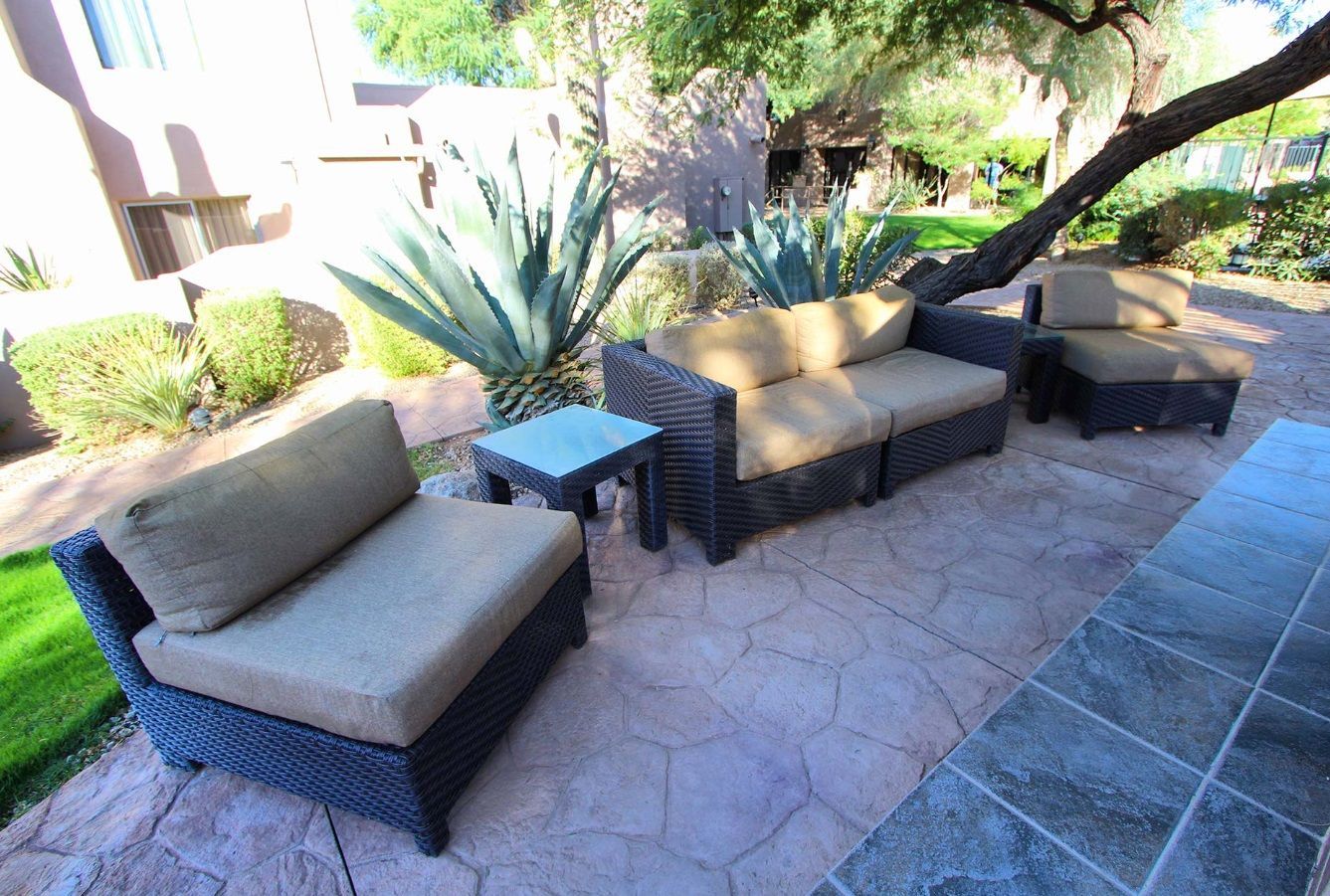 image A tranquil private patio area with comfortable seating, surrounded by the scenic desert landscape, ideal for outdoor relaxation.