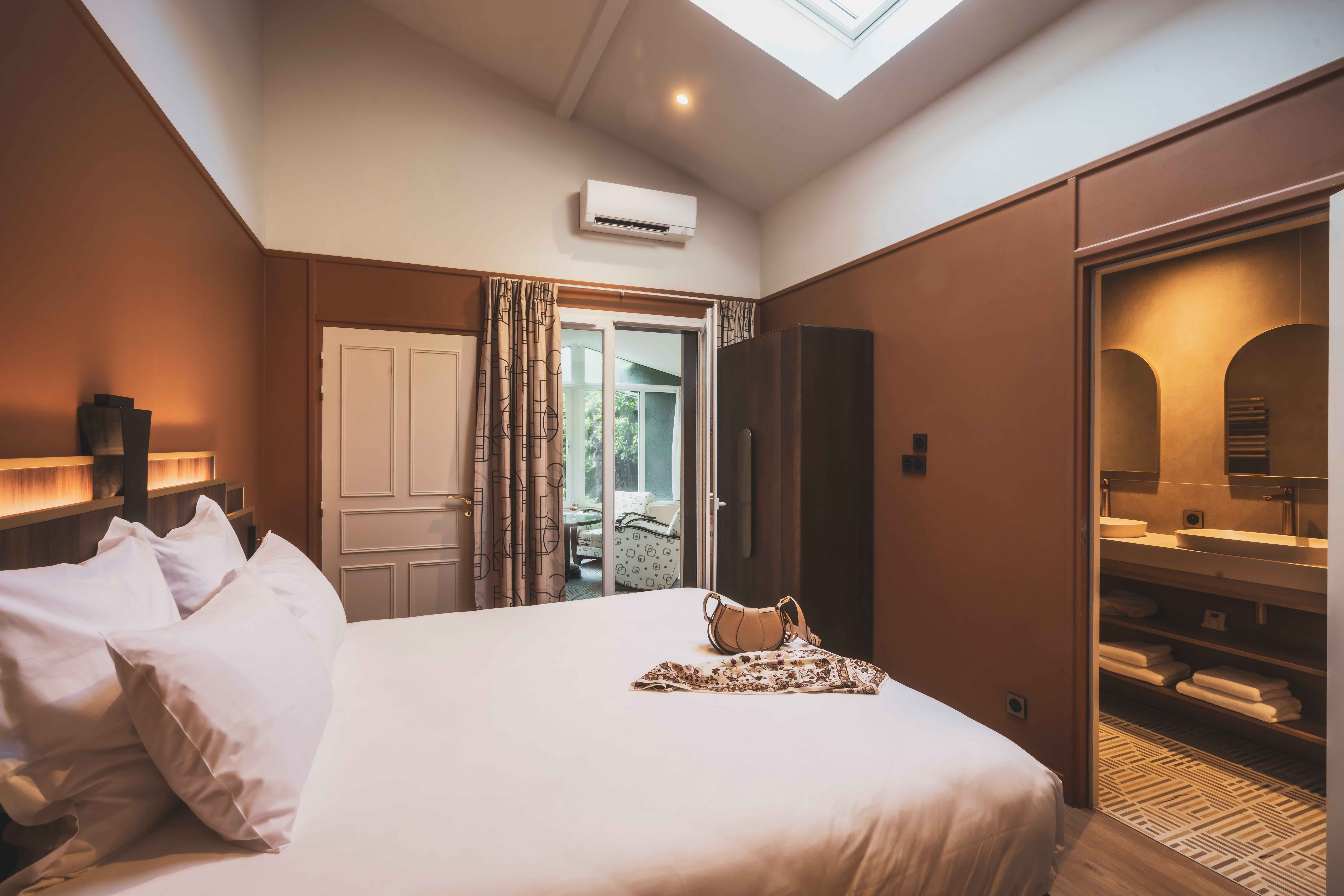 image A blend of Art-Deco charm and modern comfort, where calm colors and natural light invite pure relaxation.